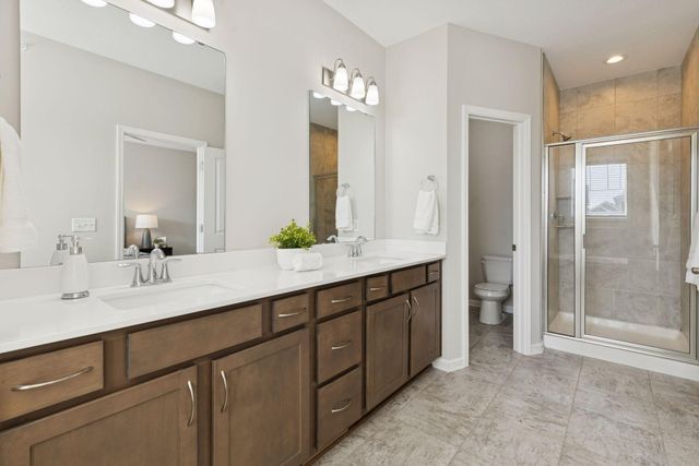 8060 Central Park Way N, Maple Grove, MN 55369