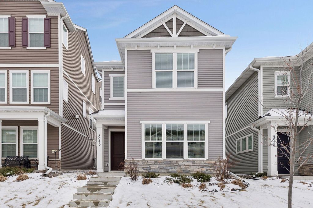 8060 Central Park Way N, Maple Grove, MN 55369