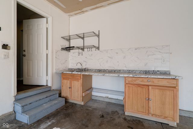 6402 Kelsey Drive, Indianapolis, IN 46268