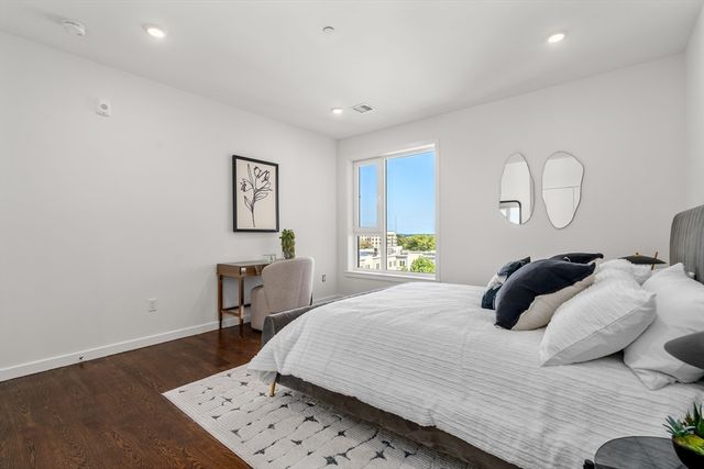 267 Old Colony 605, Boston, MA 02127