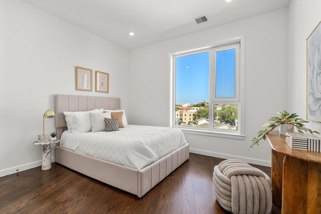 267 Old Colony 605, Boston, MA 02127