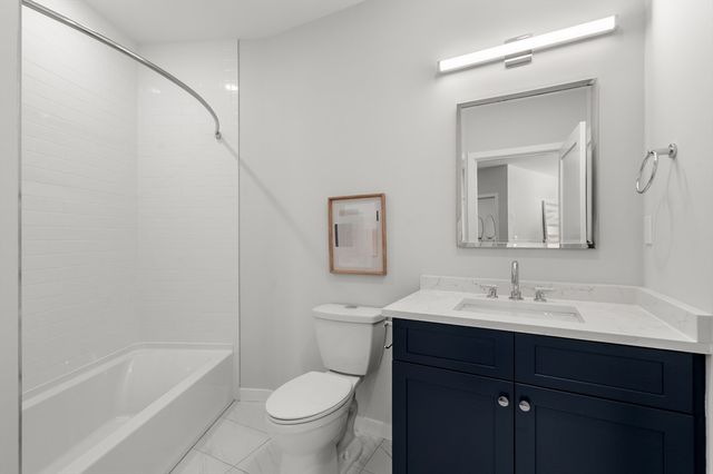 267 Old Colony 605, Boston, MA 02127