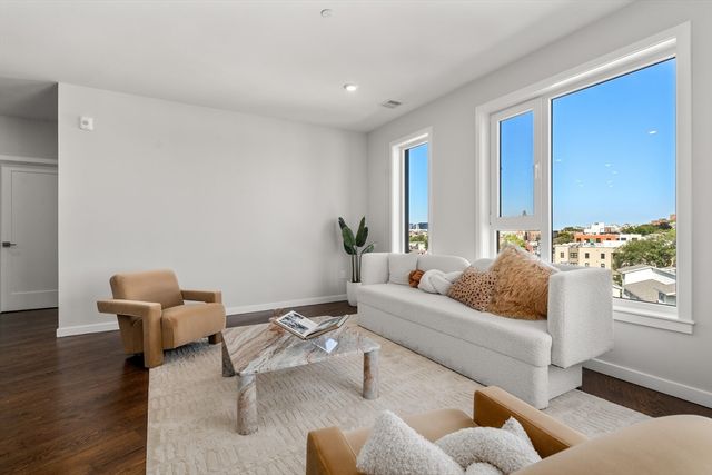 267 Old Colony 605, Boston, MA 02127