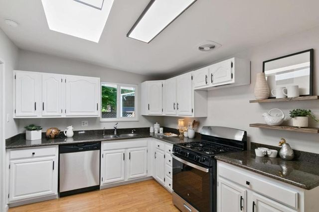 1605 Roberta Drive, San Mateo, CA 94403