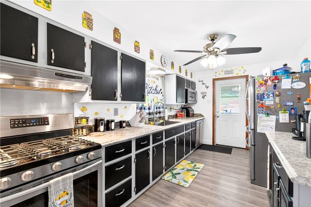 2021 State St, Jefferson Hills, PA 15025
