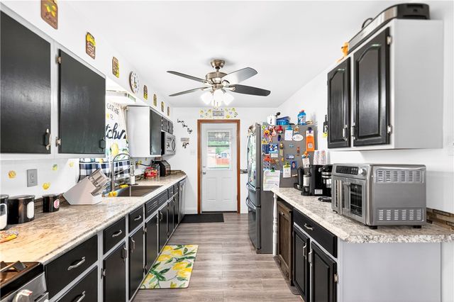 2021 State St, Jefferson Hills, PA 15025