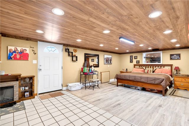 2021 State St, Jefferson Hills, PA 15025