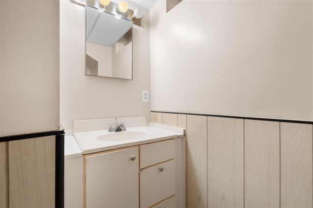 6824 Oakland Drive, Portage, MI 49024