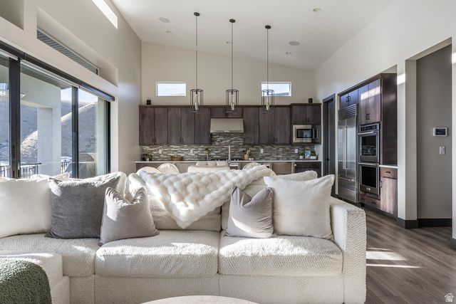 5573 N CANYON RIM RD, Lehi, UT 84048