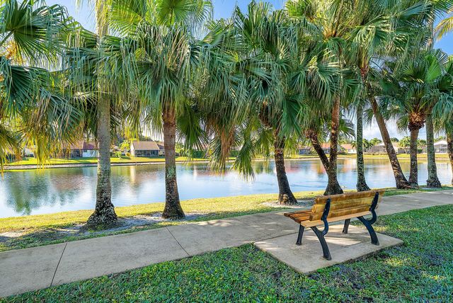 5657 Aspen Ridge Circle, Delray Beach, FL 33484