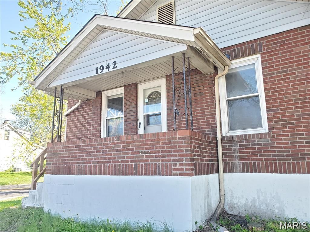 1942 Chambers Road, Unincorporated, MO 63136