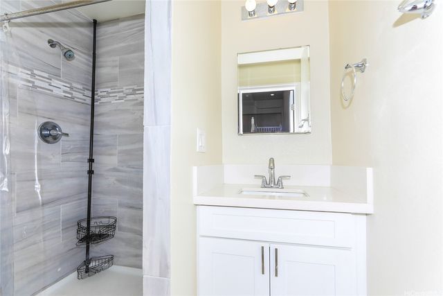95-173 Waikalani Drive, Mililani, HI 96789