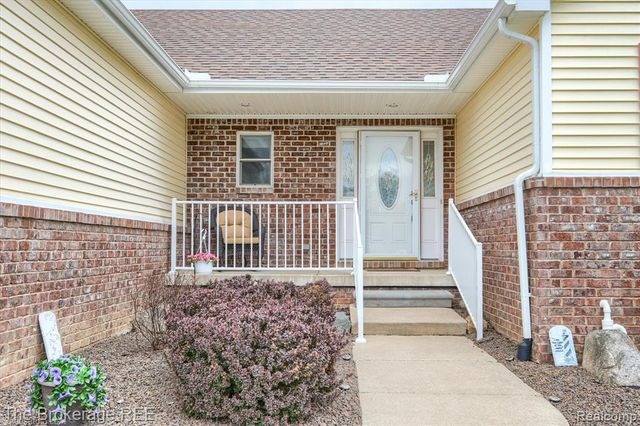 10047 Fox Run Drive, Davison, MI 48423