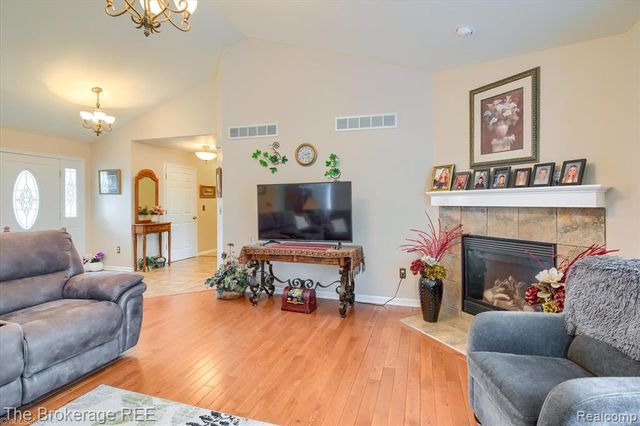 10047 Fox Run Drive, Davison, MI 48423
