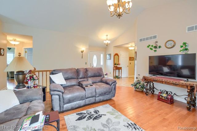 10047 Fox Run Drive, Davison, MI 48423