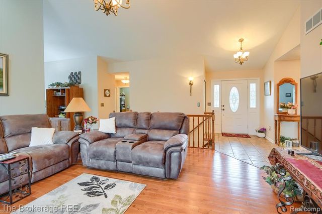 10047 Fox Run Drive, Davison, MI 48423