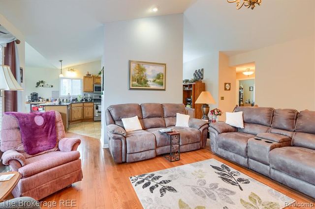 10047 Fox Run Drive, Davison, MI 48423