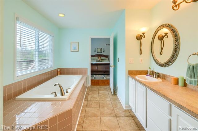 10047 Fox Run Drive, Davison, MI 48423