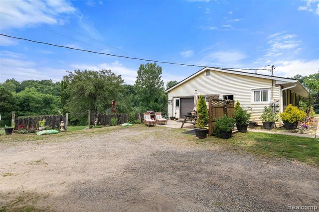 2650 N Lake George Road, Metamora, MI 48455