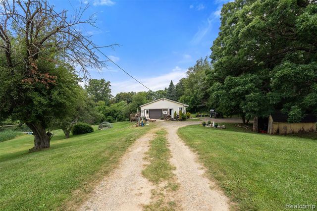 2650 N Lake George Road, Metamora, MI 48455