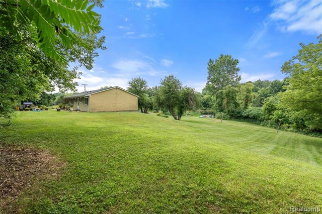 2650 N Lake George Road, Metamora, MI 48455