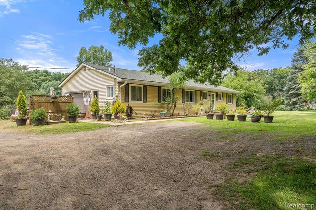 2650 N Lake George Road, Metamora, MI 48455