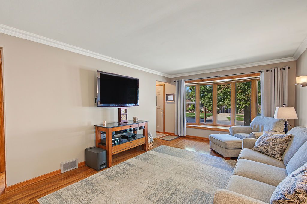 11629 S Avenue J, Chicago, IL 60617 — photo 3