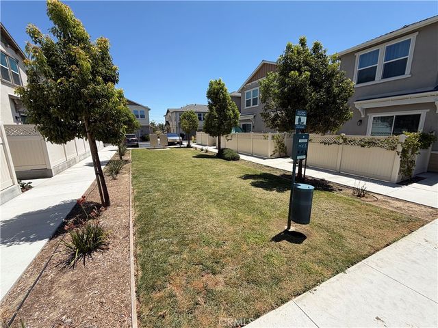 1374 Chervil Way, Upland, CA 91786