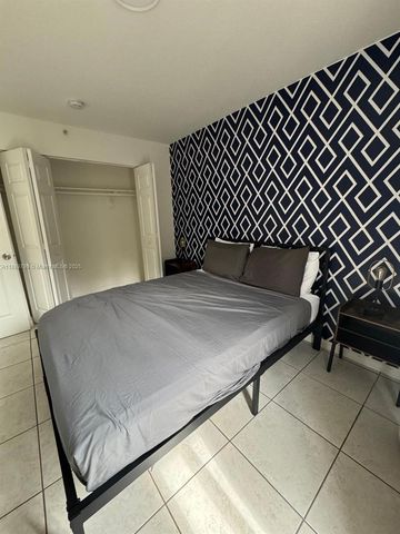 328 NW 12th Ave 8, Miami, FL 33128