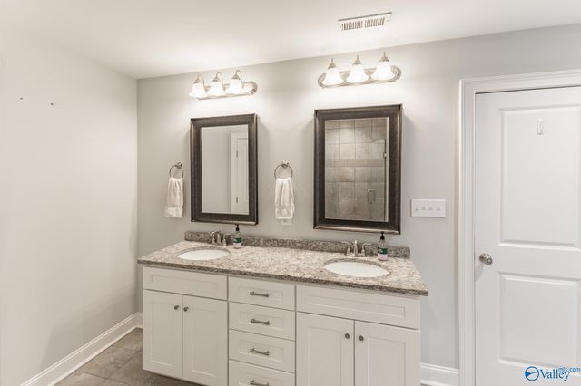 15587 Ironcrest Drive, Harvest, AL 35749