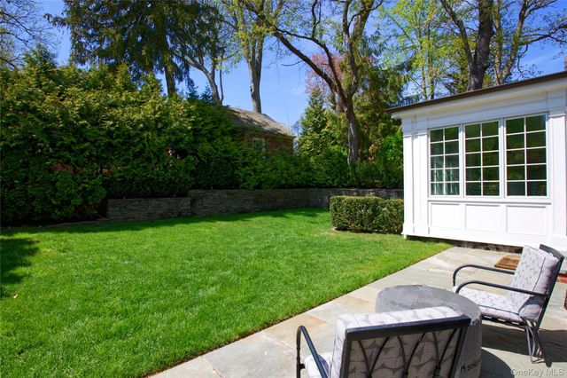 107 Manhasset Woods Road, Manhasset, NY 11030