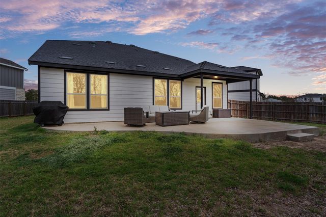 124 Northern Harrier CT, Leander, TX 78641