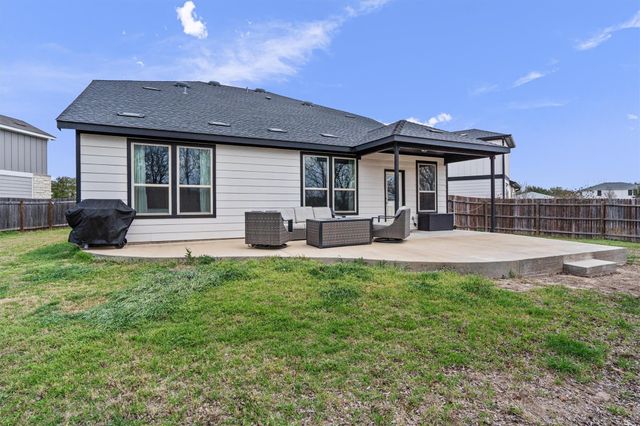 124 Northern Harrier CT, Leander, TX 78641