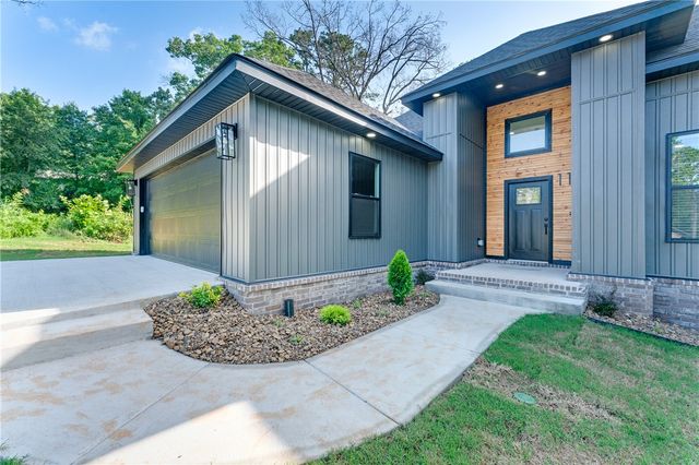 11 Ellesmere Lane, Bella Vista, AR 72714
