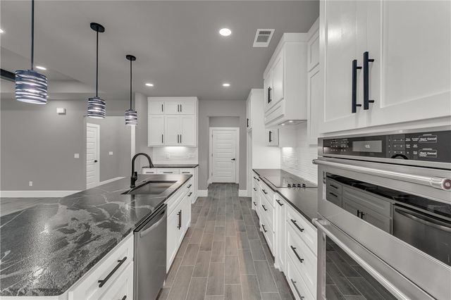 11 Ellesmere Lane, Bella Vista, AR 72714