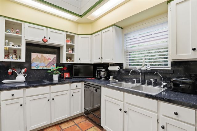 2304 Torrey Manor, Plano, TX 75023