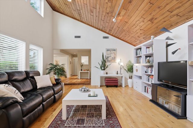 2304 Torrey Manor, Plano, TX 75023