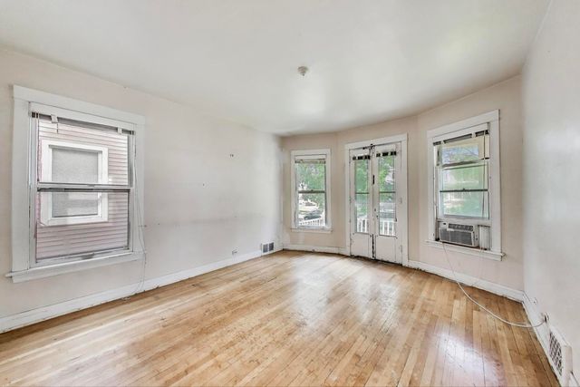 5037 W SUNNYSIDE Avenue, Chicago, IL 60630