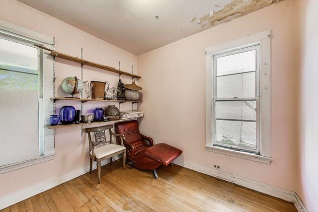 5037 W SUNNYSIDE Avenue, Chicago, IL 60630