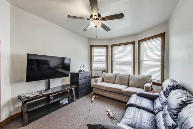 5037 W SUNNYSIDE Avenue, Chicago, IL 60630