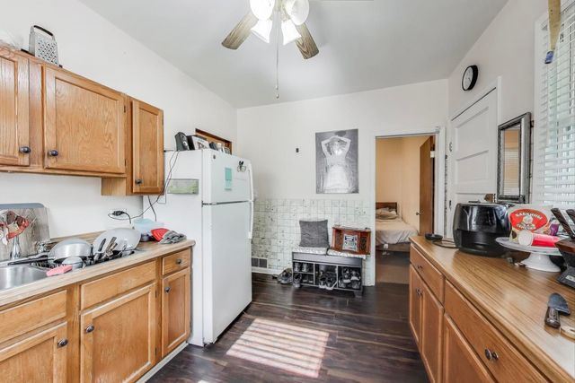 5037 W SUNNYSIDE Avenue, Chicago, IL 60630