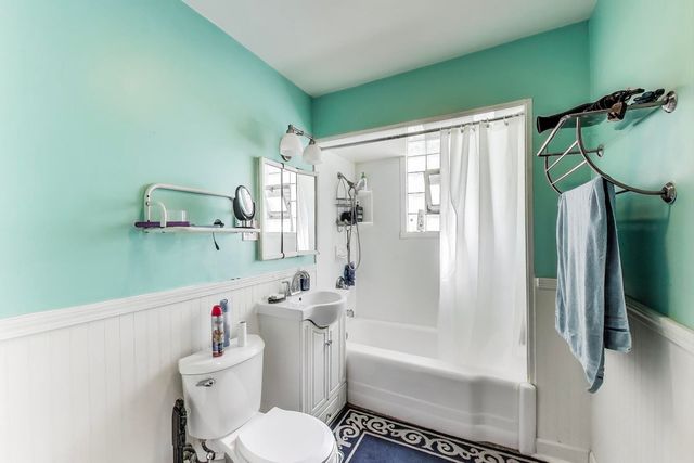 5037 W SUNNYSIDE Avenue, Chicago, IL 60630