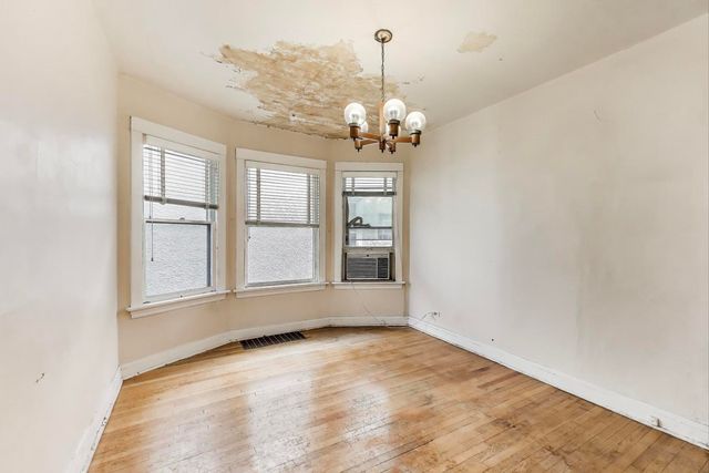 5037 W SUNNYSIDE Avenue, Chicago, IL 60630
