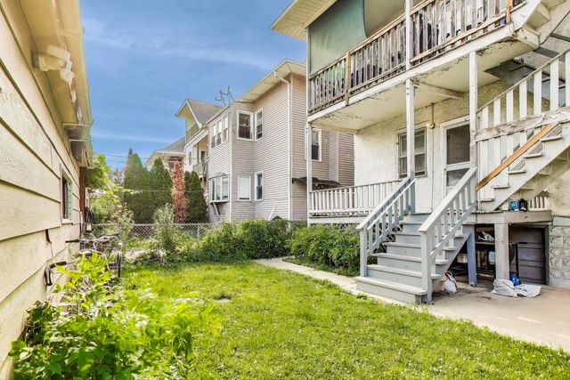 5037 W SUNNYSIDE Avenue, Chicago, IL 60630