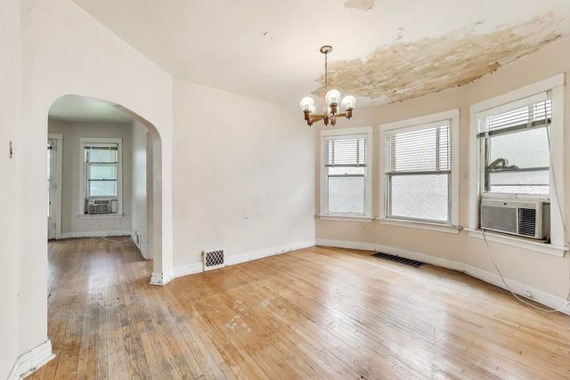 5037 W SUNNYSIDE Avenue, Chicago, IL 60630