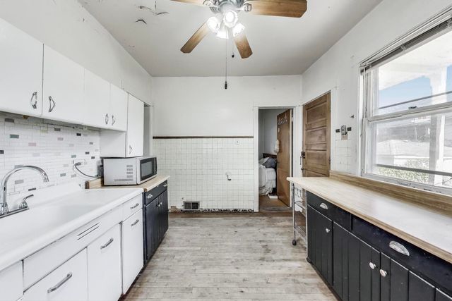 5037 W SUNNYSIDE Avenue, Chicago, IL 60630
