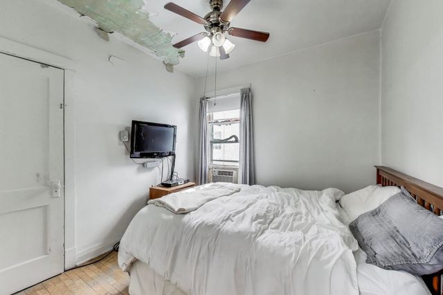 5037 W SUNNYSIDE Avenue, Chicago, IL 60630