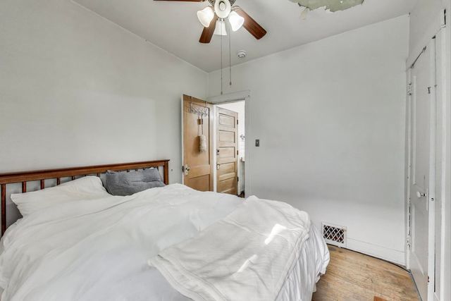 5037 W SUNNYSIDE Avenue, Chicago, IL 60630