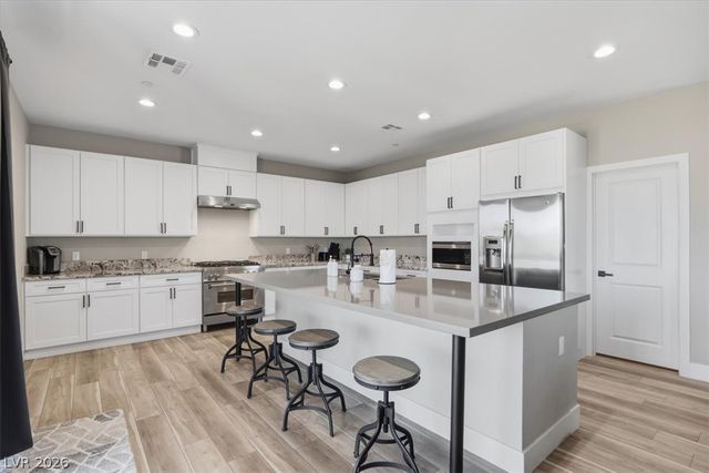 724 North Naples Street, Henderson, NV 89015