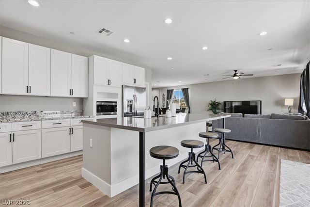 724 North Naples Street, Henderson, NV 89015